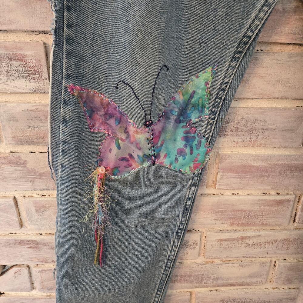 Upcycled One of a kind  Distressed‎ Patched Vintage lace Boyfriend Jeans Size 32 - Picture 6 of 10